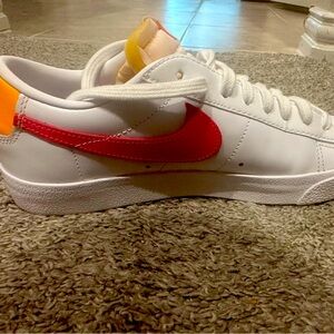 8.5 Women’s Blazers low multi color